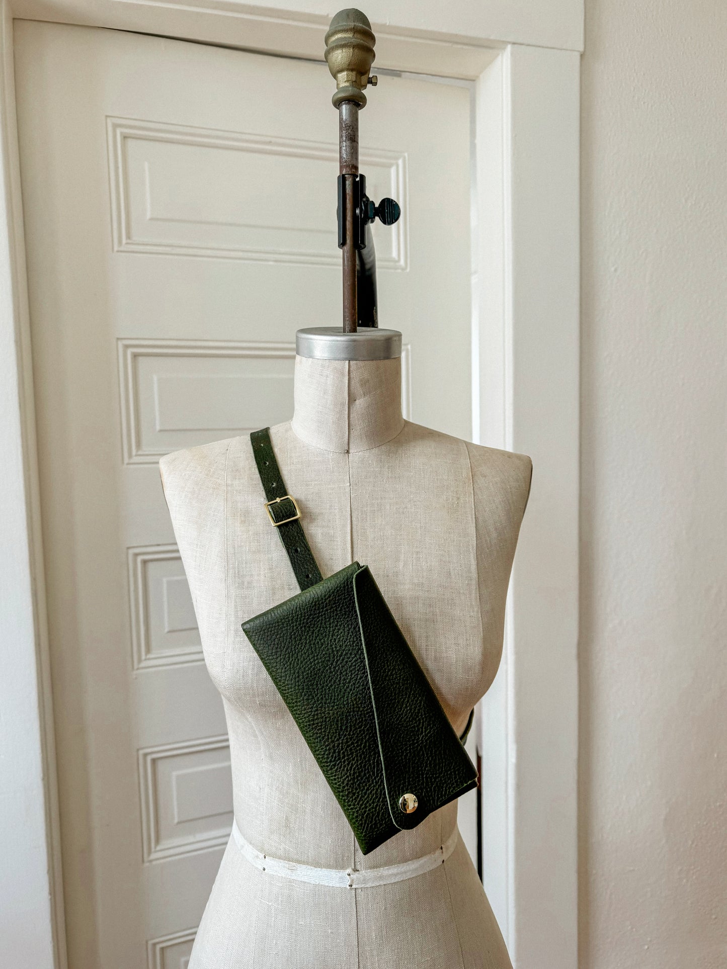 Single Fin Belt Pouch