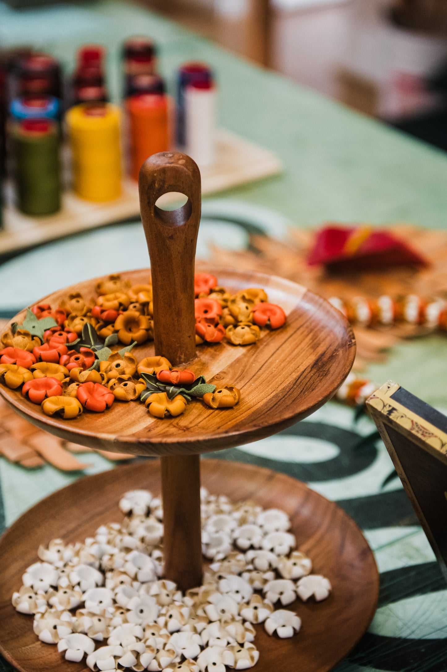 WORKSHOP MINI Puakenikeni Leather Lei