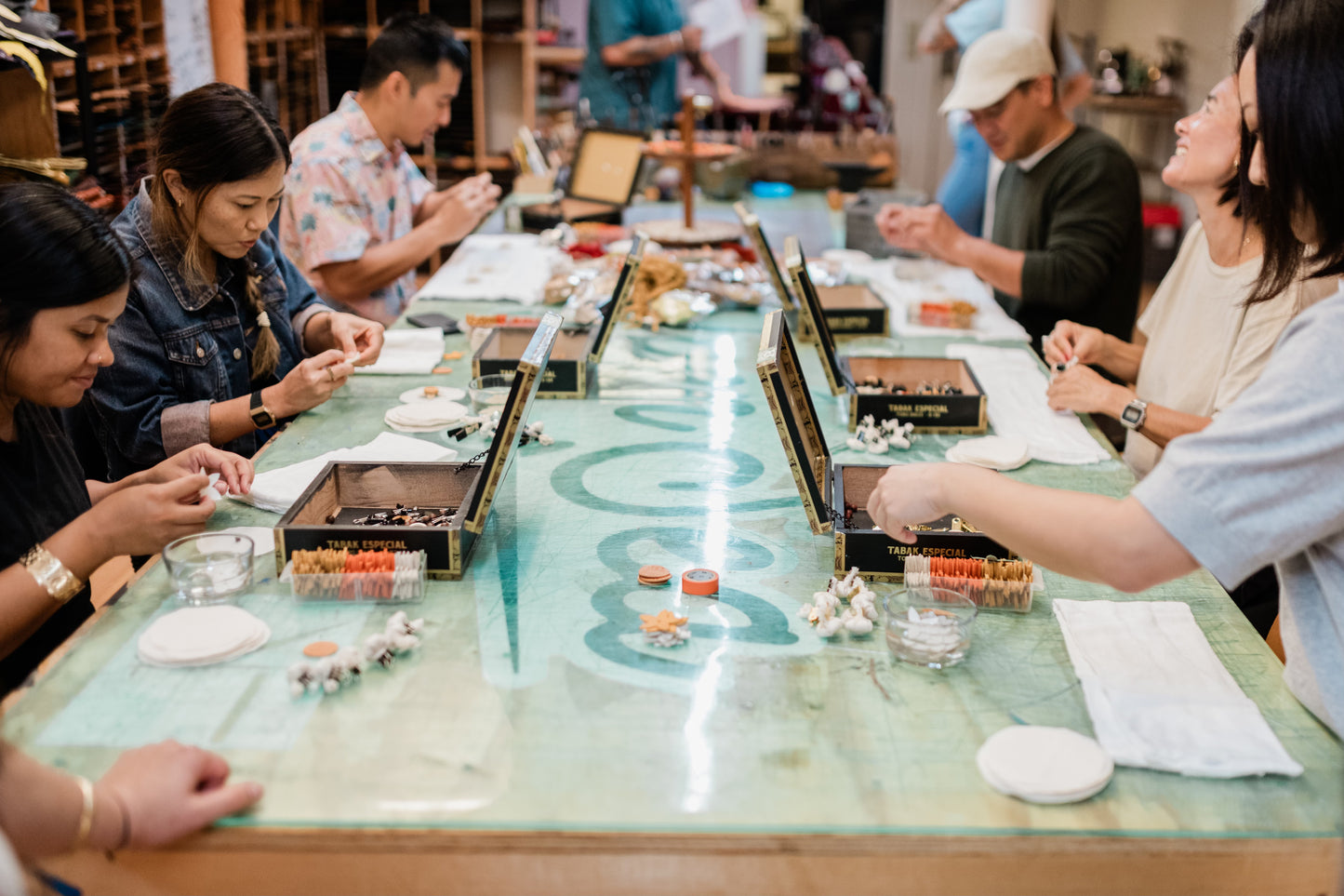 WORKSHOP MINI Puakenikeni Leather Lei